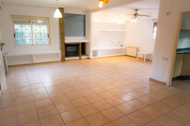 3 bedroom Villa for rent in Chiva with pool garage - € 1,500 (Ref: 9451546)