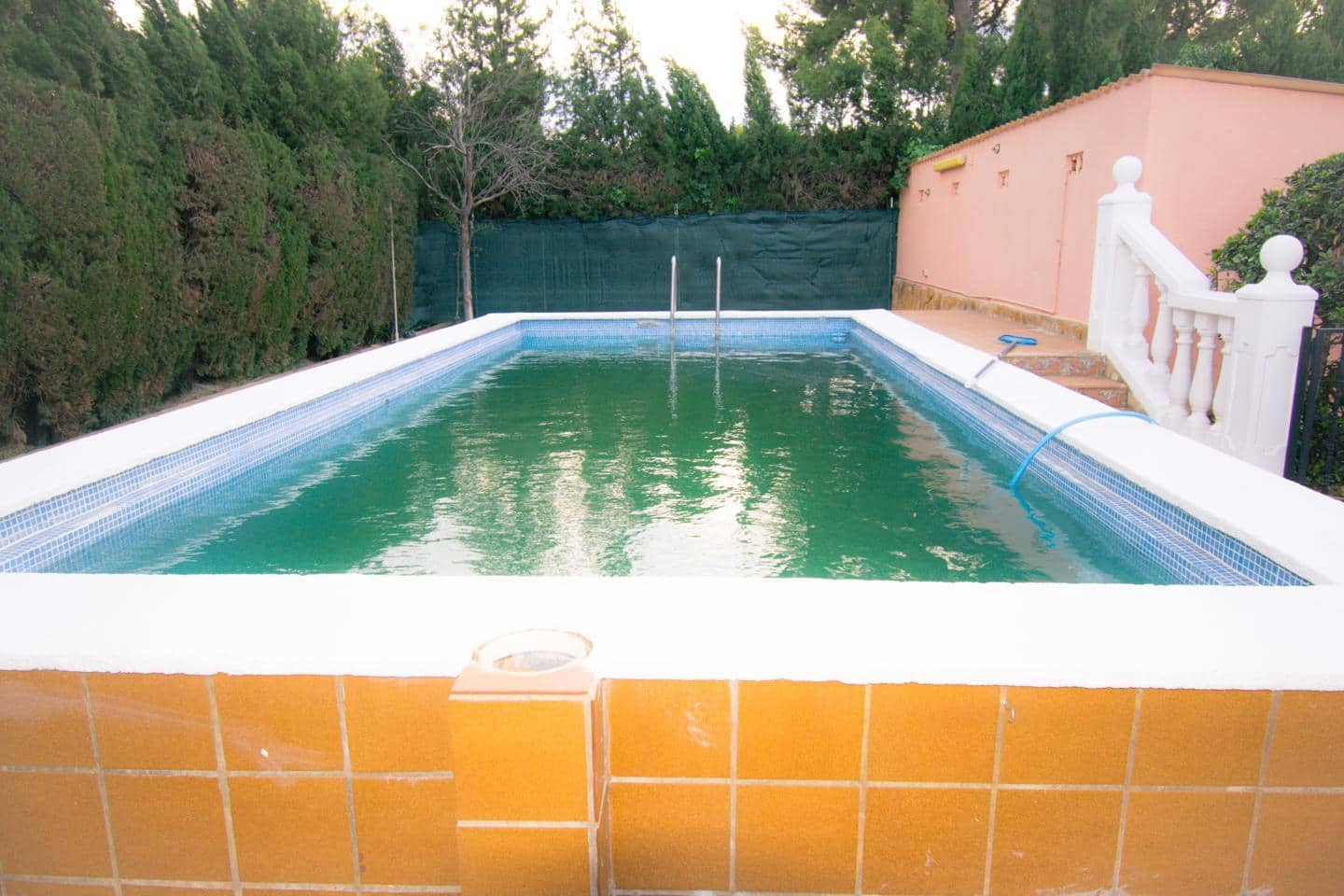 3 bedroom Villa for rent in Chiva with pool garage - € 1,500 (Ref: 9451546)