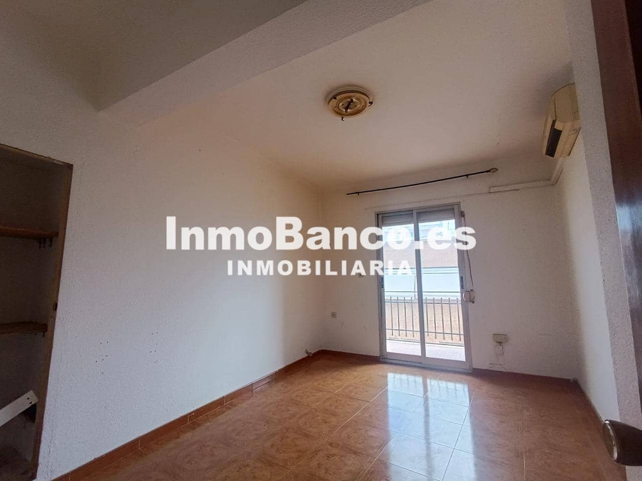 Piso de 3 habitaciones en València ciudad en venta - 115.000 € (Ref: 9465024)