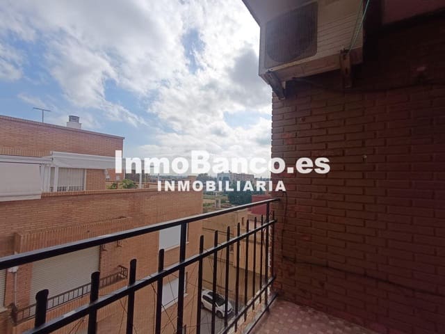 Piso de 3 habitaciones en Castellar-L'Oliveral, València ciudad en venta - 115.000 € (Ref: 9465024)