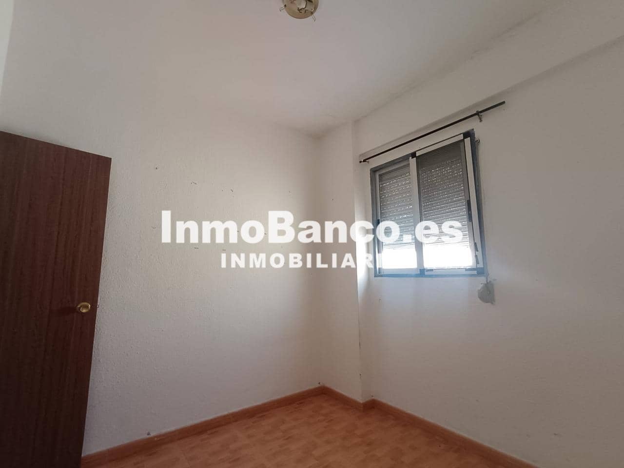 Piso de 3 habitaciones en València ciudad en venta - 115.000 € (Ref: 9465024)