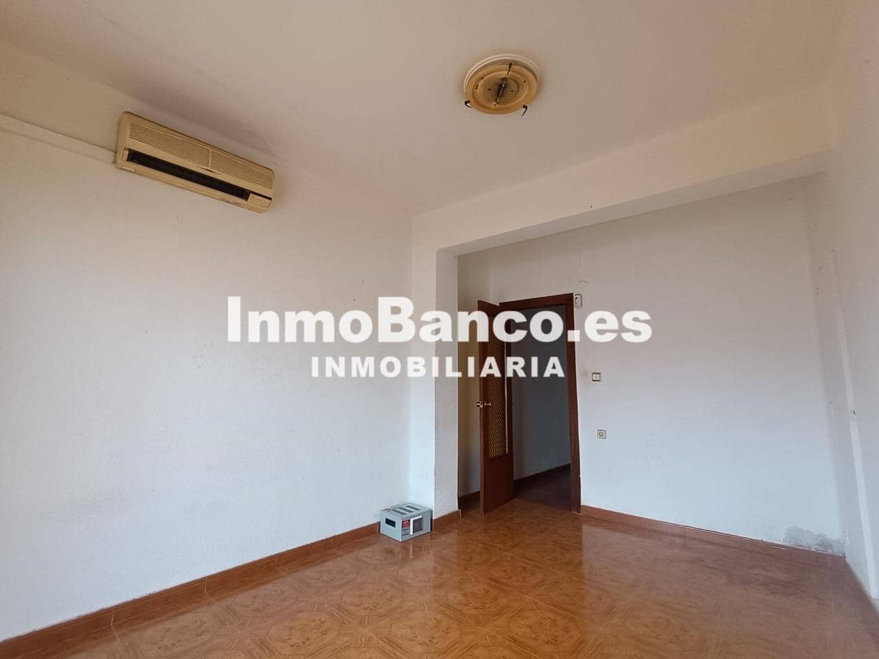 Piso de 3 habitaciones en València ciudad en venta - 115.000 € (Ref: 9465024)