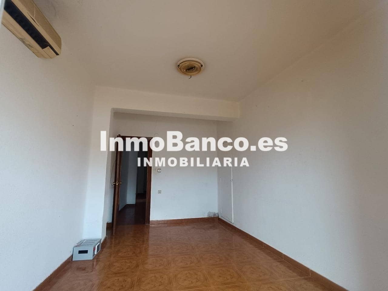 Piso de 3 habitaciones en València ciudad en venta - 115.000 € (Ref: 9465024)