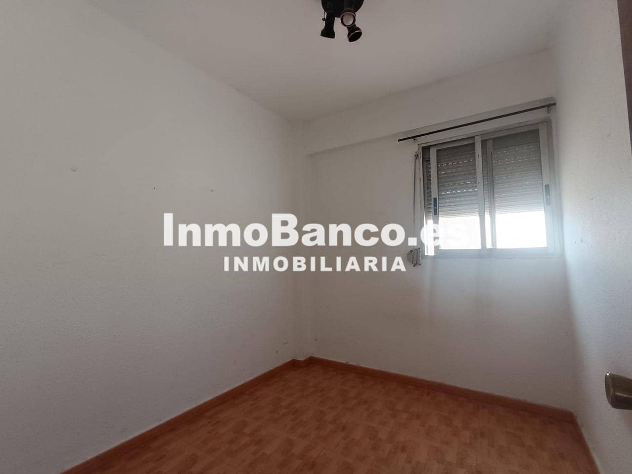 Piso de 3 habitaciones en València ciudad en venta - 115.000 € (Ref: 9465024)