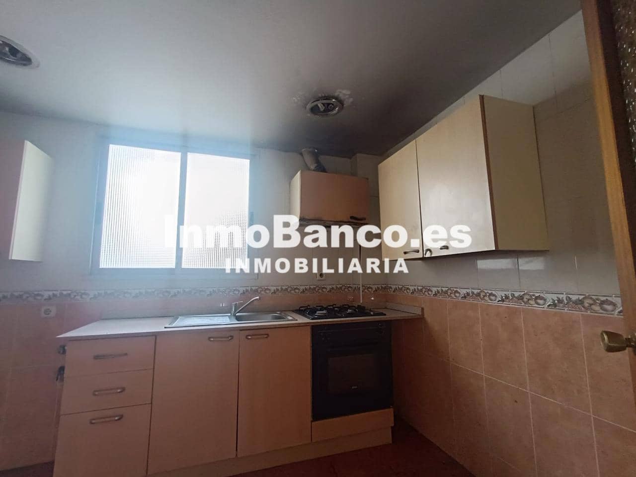 Piso de 3 habitaciones en València ciudad en venta - 115.000 € (Ref: 9465024)