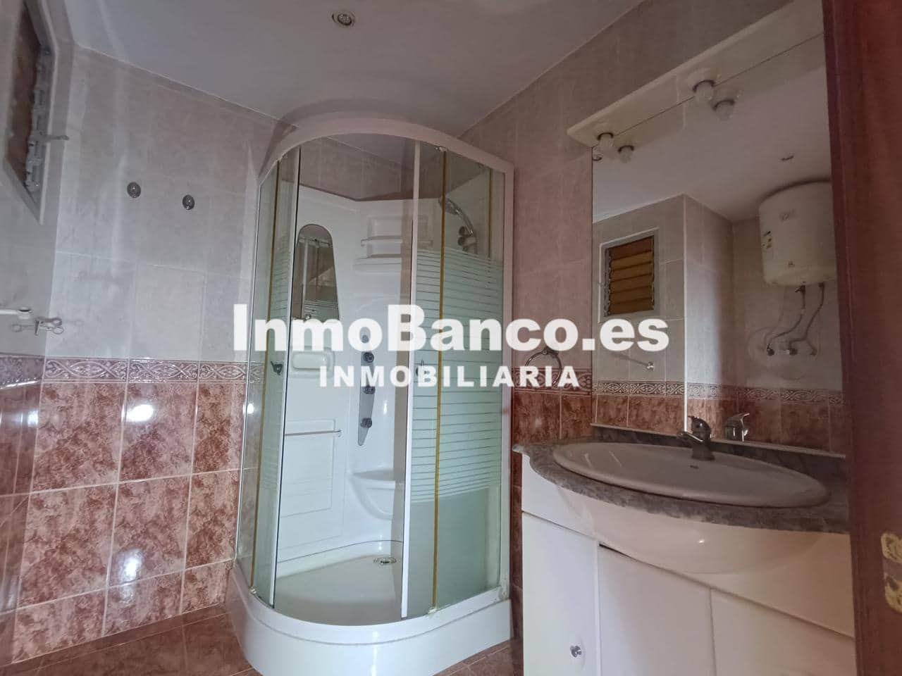 Piso de 3 habitaciones en València ciudad en venta - 115.000 € (Ref: 9465024)