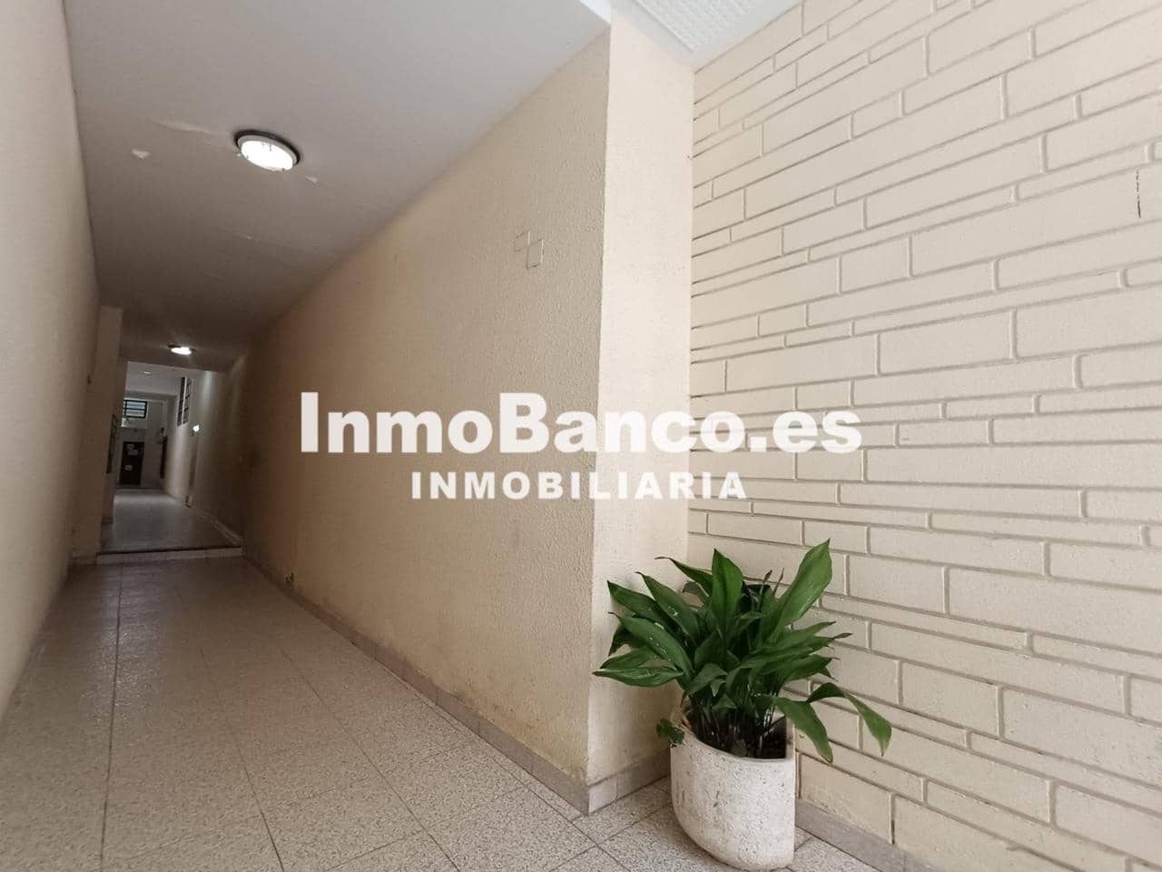 Piso de 3 habitaciones en València ciudad en venta - 115.000 € (Ref: 9465024)