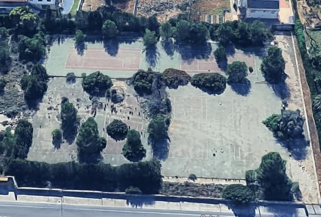 Grunde uden byggetilladelser til leje i Torrent - € 1.500 (Ref: 9467745)