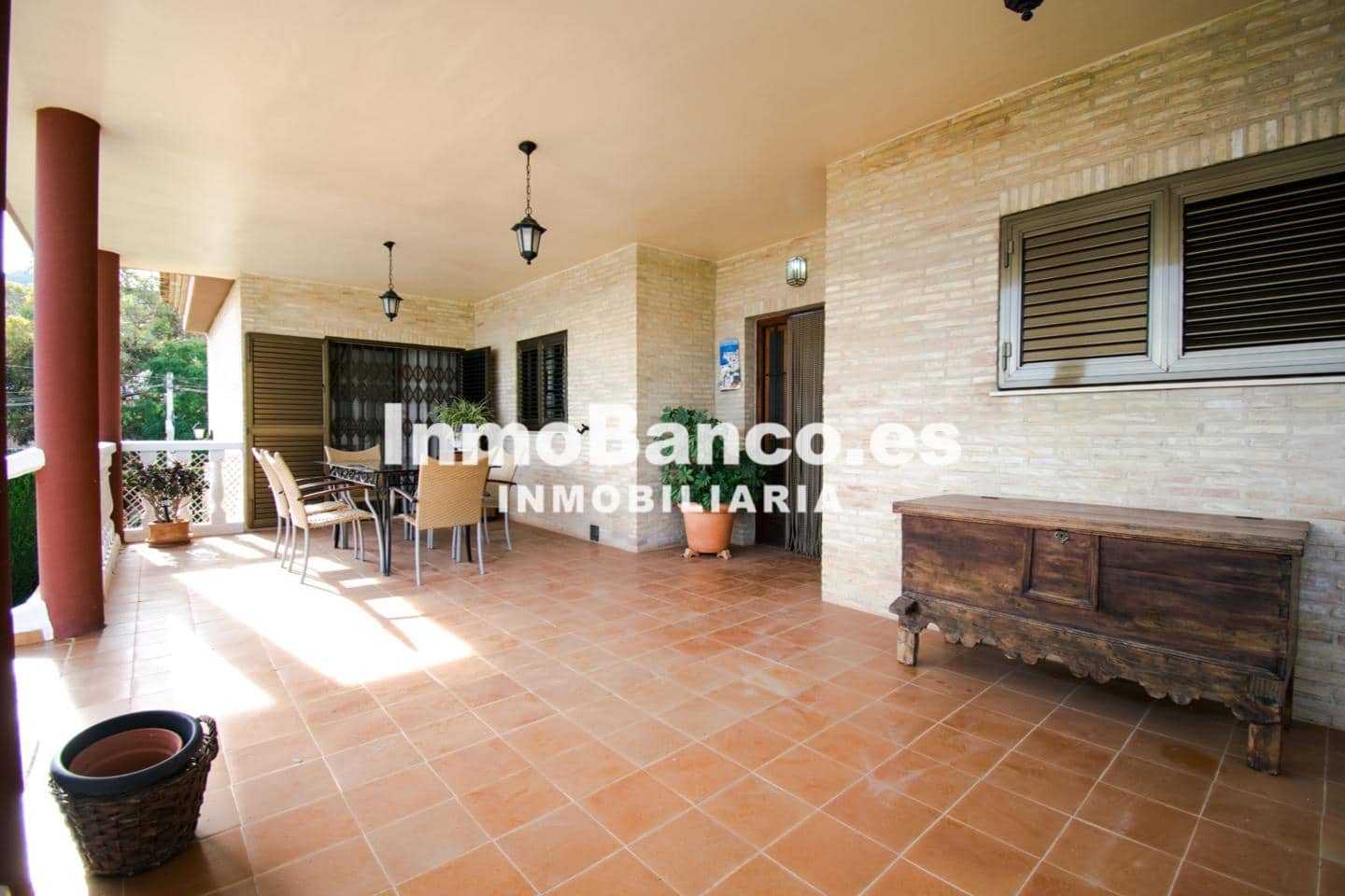 4 bedroom Villa for sale in Chiva with pool garage - € 460,000 (Ref: 9470720)