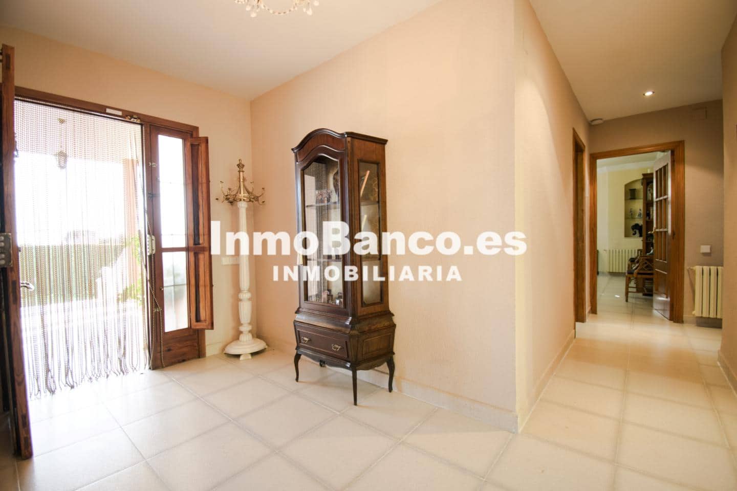 4 bedroom Villa for sale in Chiva with pool garage - € 460,000 (Ref: 9470720)