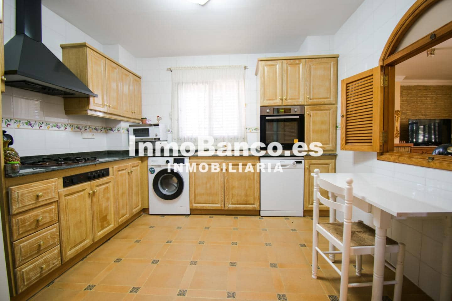 4 bedroom Villa for sale in Chiva with pool garage - € 460,000 (Ref: 9470720)