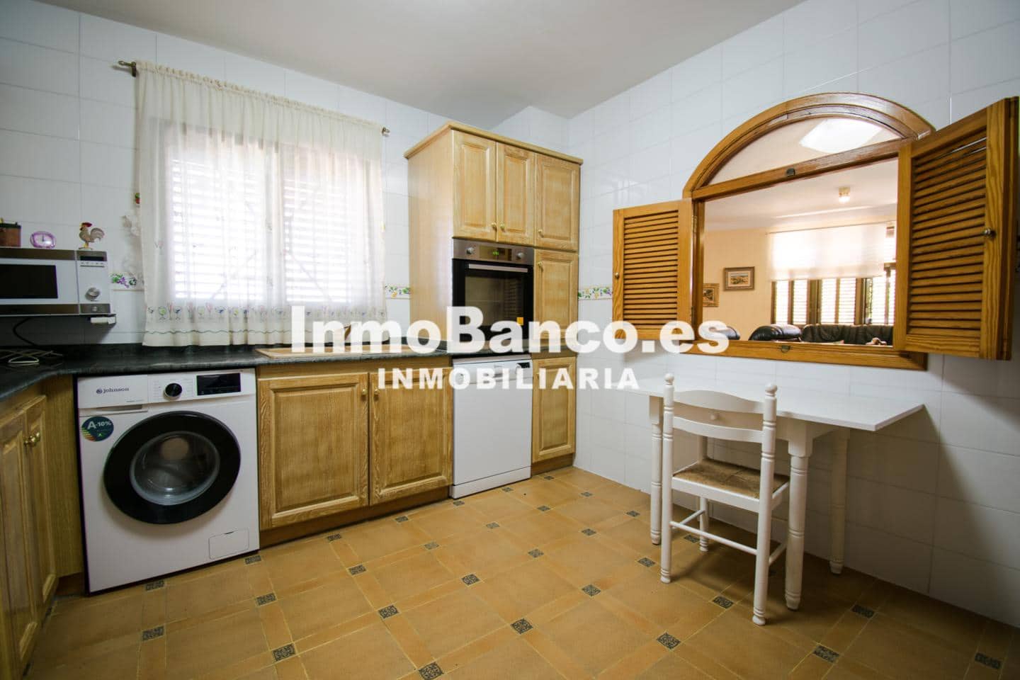 4 bedroom Villa for sale in Chiva with pool garage - € 460,000 (Ref: 9470720)