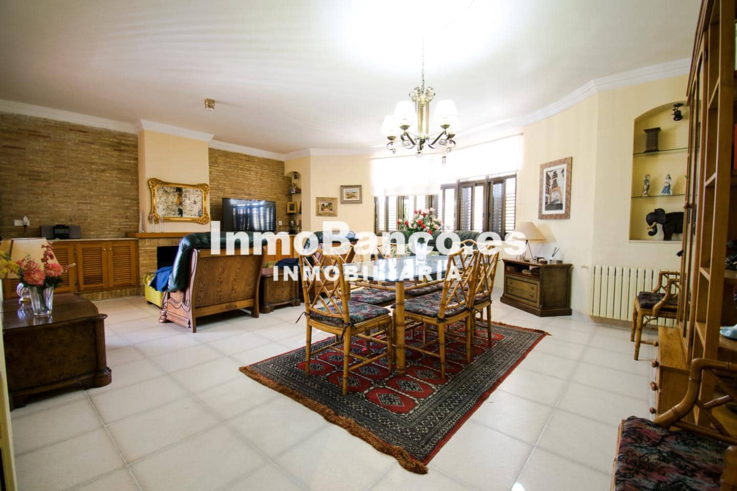 4 bedroom Villa for sale in Chiva with pool garage - € 460,000 (Ref: 9470720)