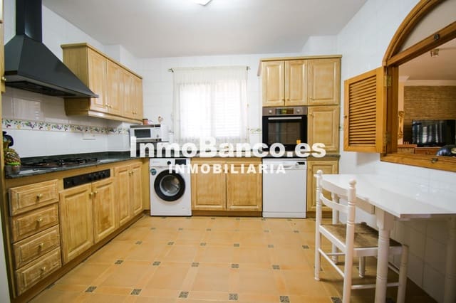 4 bedroom Villa for sale in Chiva with pool garage - € 460,000 (Ref: 9470720)