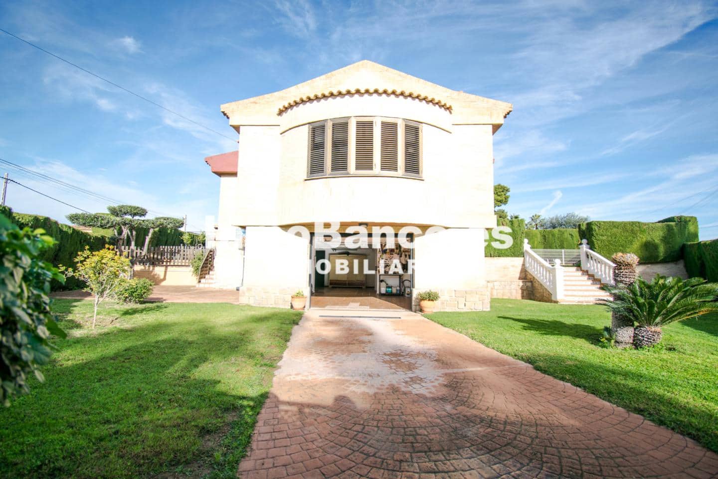 4 bedroom Villa for sale in Chiva with pool garage - € 460,000 (Ref: 9470720)