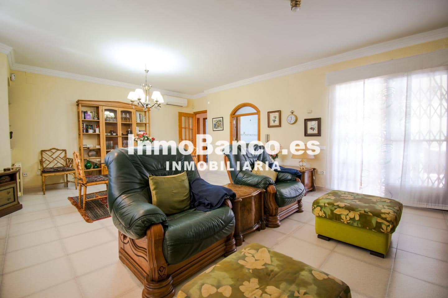 4 bedroom Villa for sale in Chiva with pool garage - € 460,000 (Ref: 9470720)
