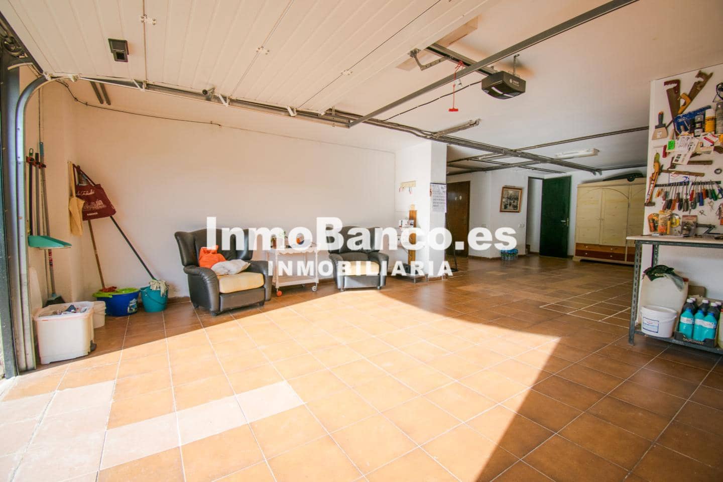 4 bedroom Villa for sale in Chiva with pool garage - € 460,000 (Ref: 9470720)