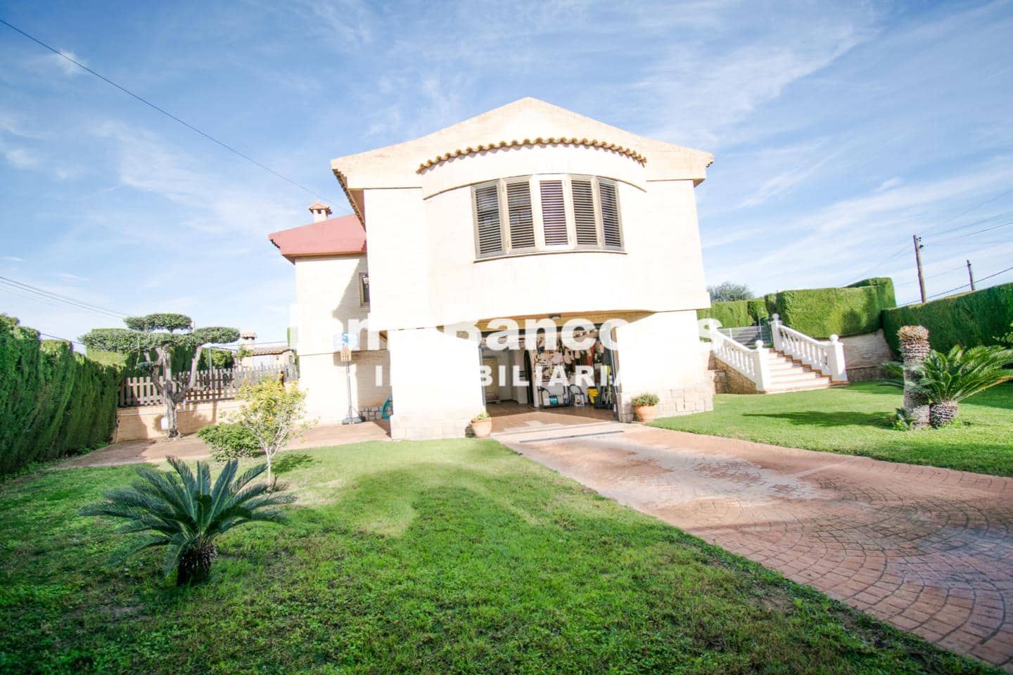 4 bedroom Villa for sale in Chiva with pool garage - € 460,000 (Ref: 9470720)