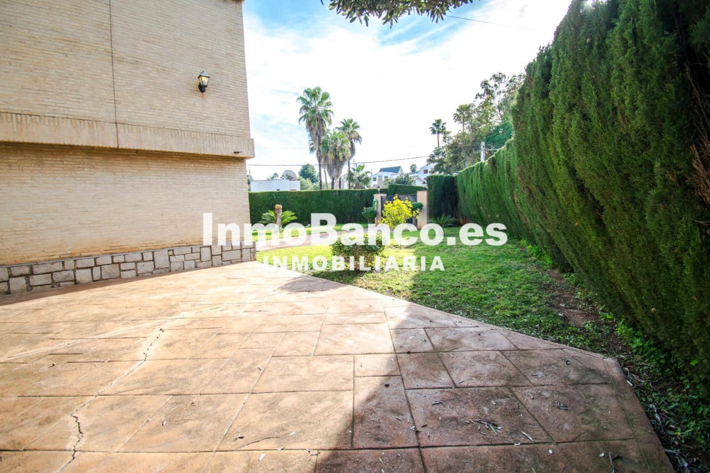 4 bedroom Villa for sale in Chiva with pool garage - € 460,000 (Ref: 9470720)