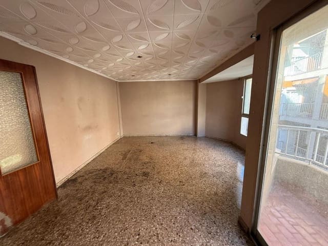 Piso de 3 habitaciones en Algemesí en venta - 76.000 € (Ref: 9473341)