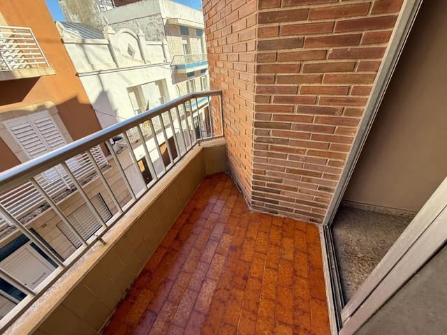 Piso de 3 habitaciones en Algemesí en venta - 76.000 € (Ref: 9473341)