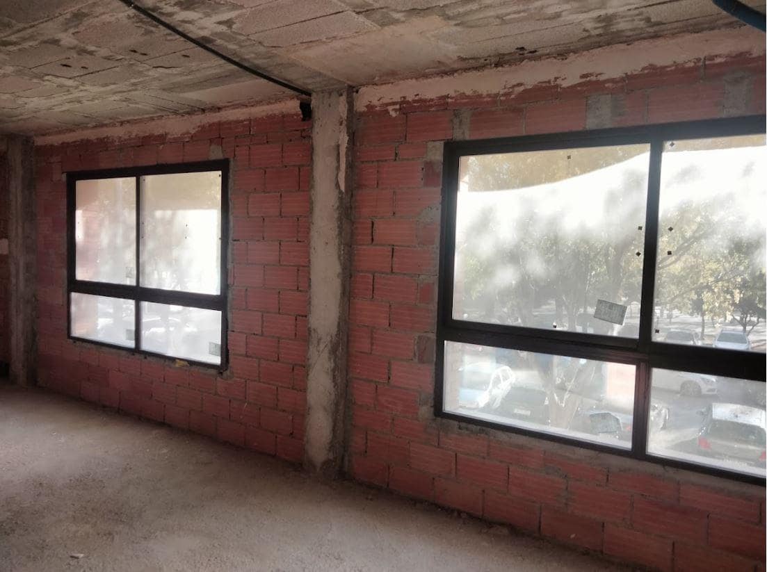 1 chambre Entreprise à vendre à Oliva - 111 800 € (Ref: 9481471)