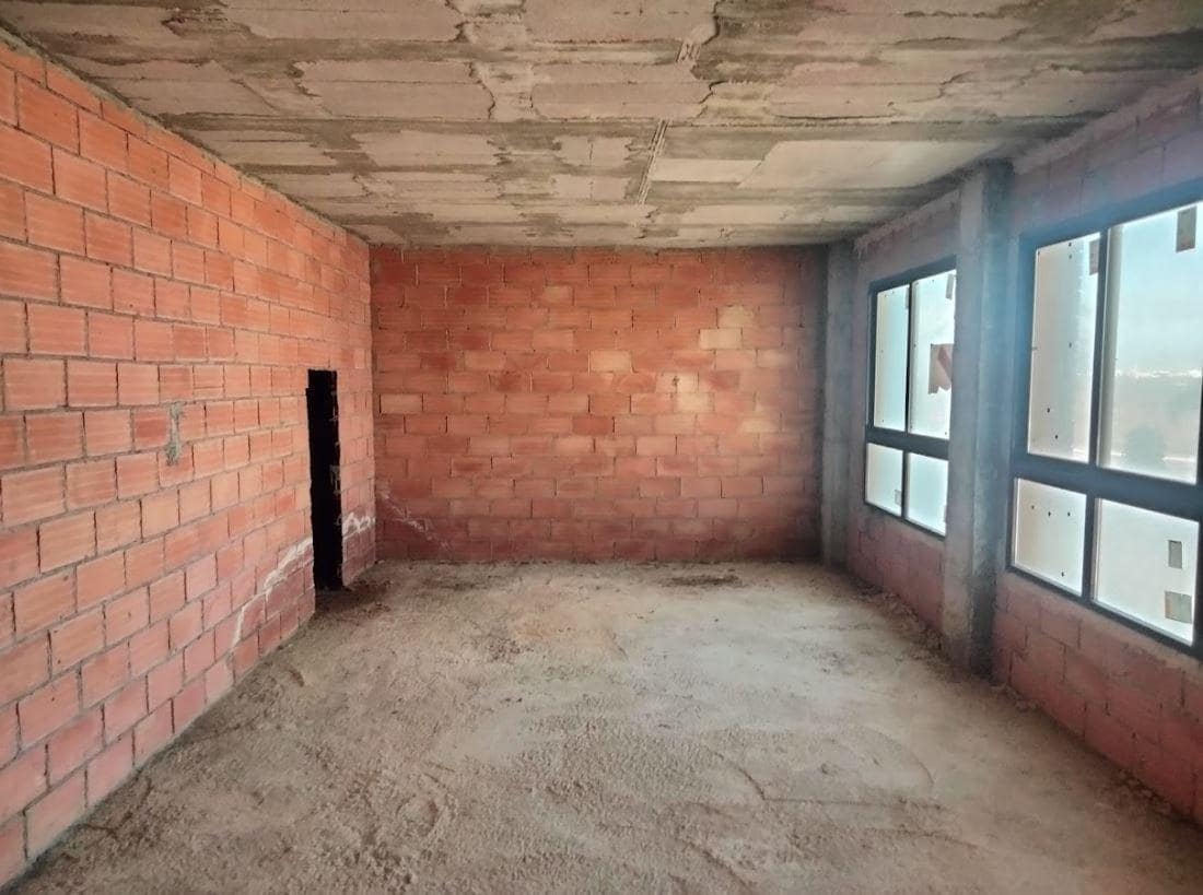 1 chambre Entreprise à vendre à Oliva - 111 800 € (Ref: 9481471)