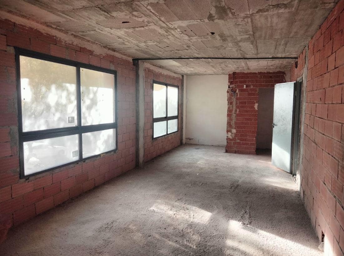 1 chambre Entreprise à vendre à Oliva - 111 800 € (Ref: 9481471)