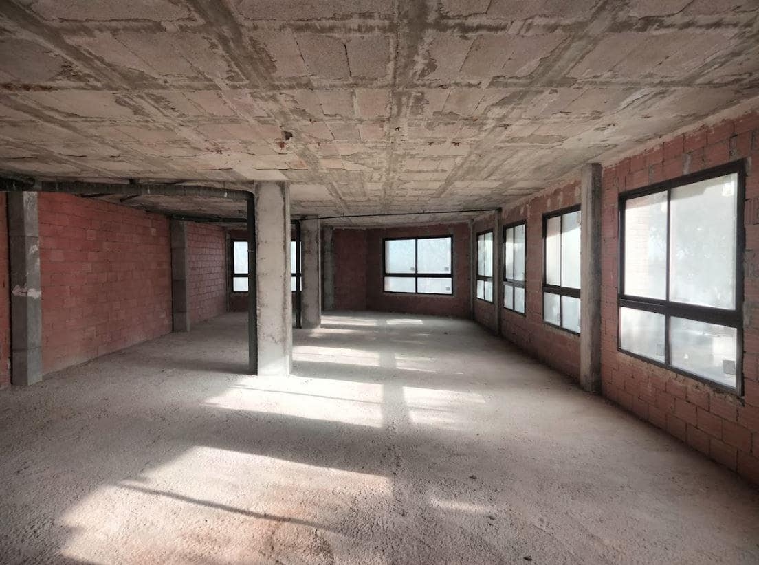 1 chambre Entreprise à vendre à Oliva - 111 800 € (Ref: 9481471)