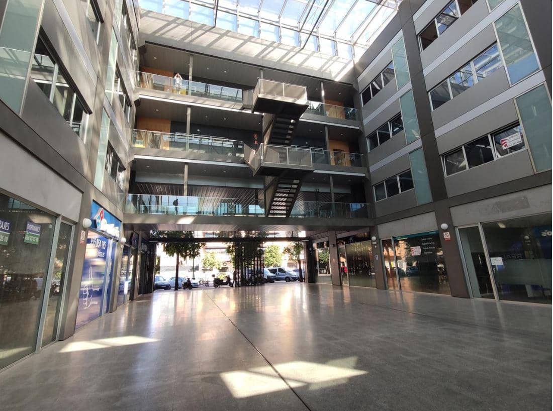 Office for sale in Seville city - € 50,000 (Ref: 9481589)