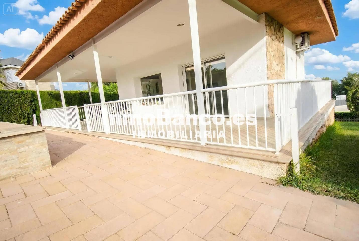 4 bedroom Villa for sale in Torrent with pool - € 350,000 (Ref: 9484985)