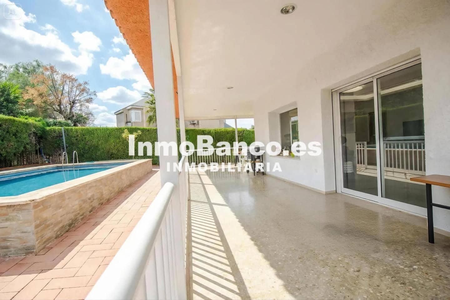 4 bedroom Villa for sale in Torrent with pool - € 350,000 (Ref: 9484985)