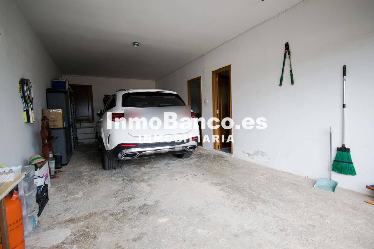 4 bedroom Villa for sale in Torrent with pool - € 350,000 (Ref: 9484985)