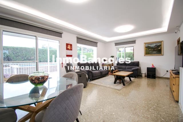 Chalet de 4 habitaciones en Torrent en venta con piscina - 350.000 € (Ref: 9484985)