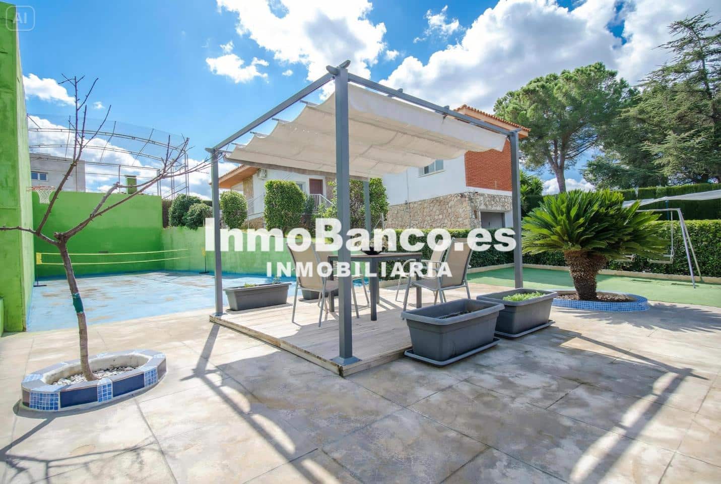 4 bedroom Villa for sale in Torrent with pool - € 350,000 (Ref: 9484985)