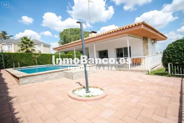 Chalet de 4 habitaciones en Torrent en venta con piscina - 350.000 € (Ref: 9484985)