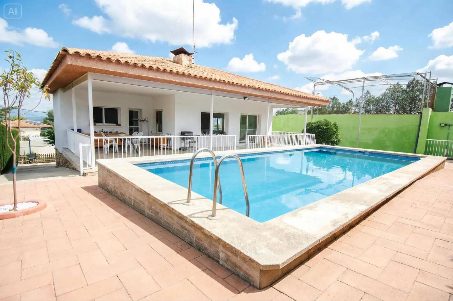4 bedroom Villa for sale in Torrent with pool - € 350,000 (Ref: 9484985)