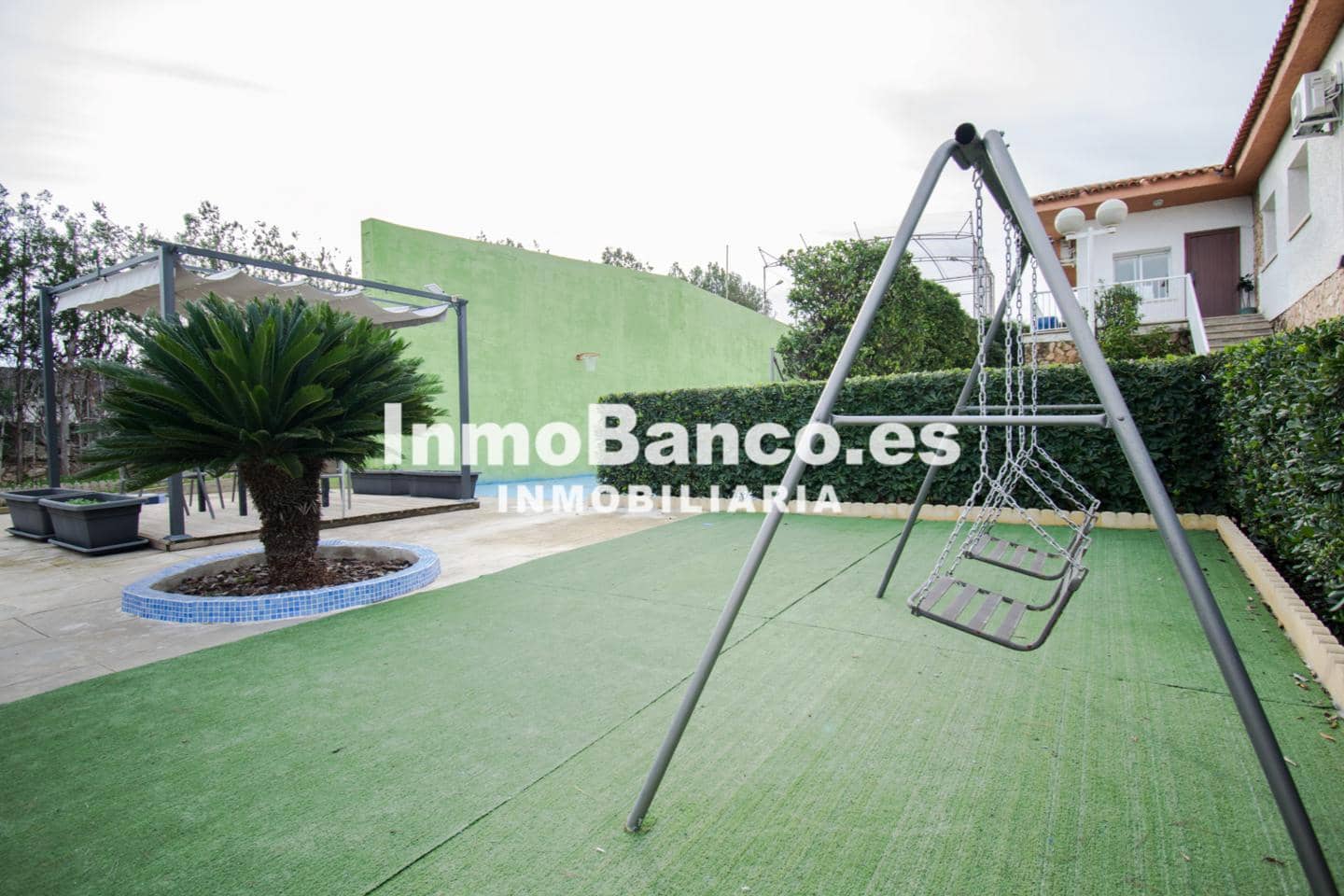 4 bedroom Villa for sale in Torrent with pool - € 350,000 (Ref: 9484985)