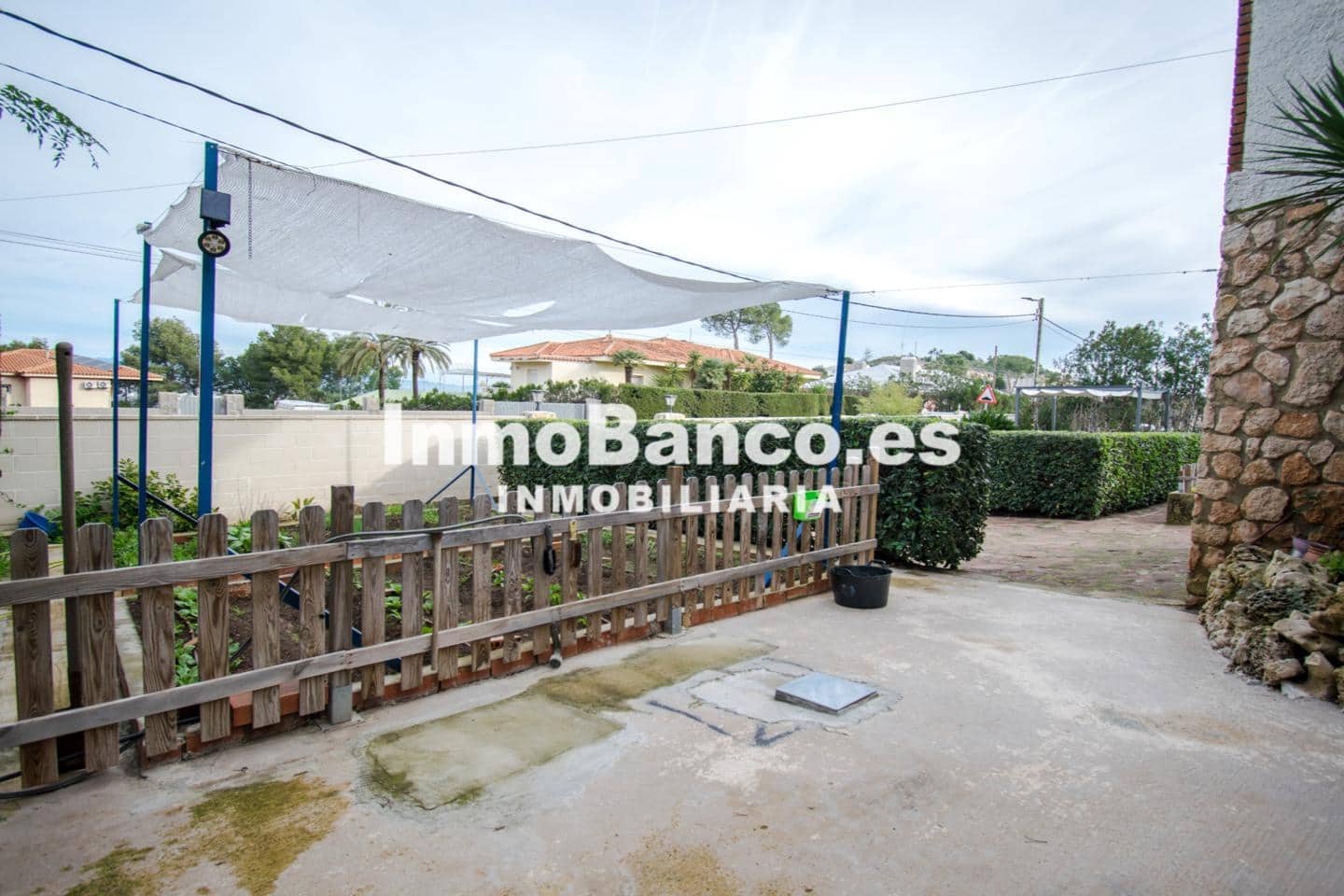 4 bedroom Villa for sale in Torrent with pool - € 350,000 (Ref: 9484985)