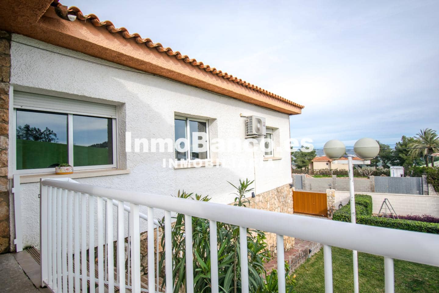 4 bedroom Villa for sale in Torrent with pool - € 350,000 (Ref: 9484985)