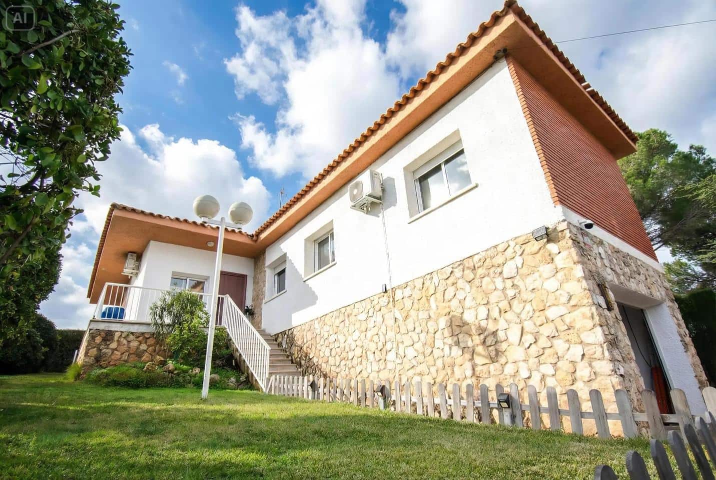 4 bedroom Villa for sale in Torrent with pool - € 350,000 (Ref: 9484985)
