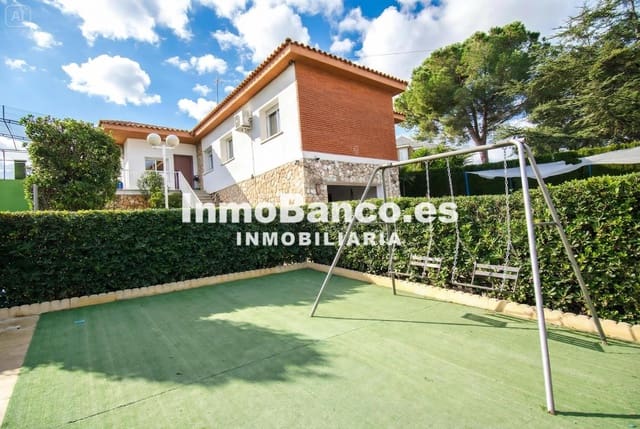 Chalet de 4 habitaciones en Torrent en venta con piscina - 350.000 € (Ref: 9484985)