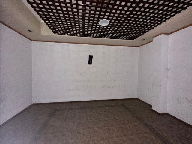 3 bedroom Business for sale in Rafelbunyol - € 175,000 (Ref: 9491930)