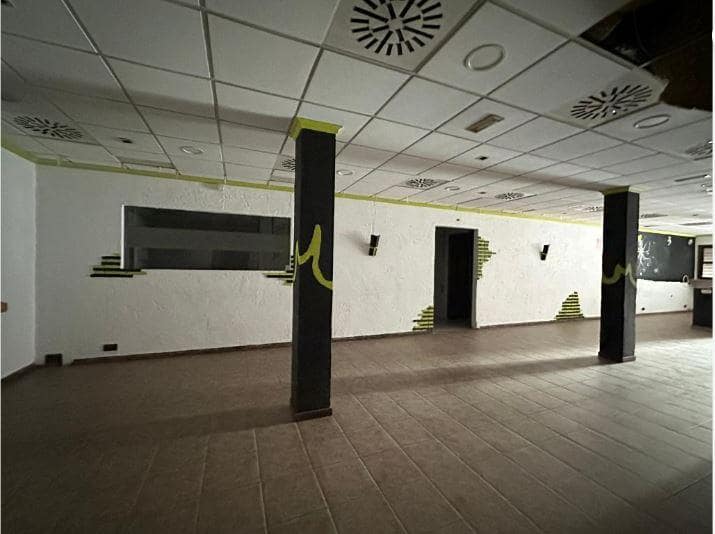 3 bedroom Business for sale in Rafelbunyol - € 175,000 (Ref: 9491930)