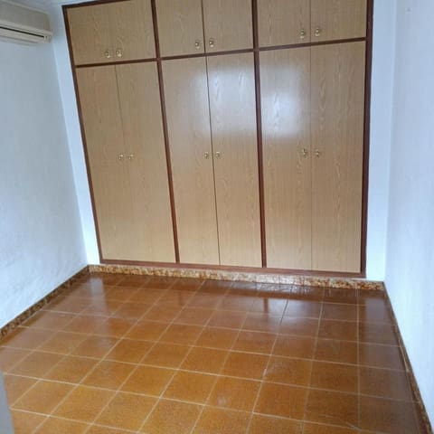 4 bedroom Villa for sale in Real de Gandía - € 95,000 (Ref: 9492719)