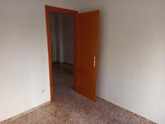 4 bedroom Villa for sale in Real de Gandía - € 95,000 (Ref: 9492719)