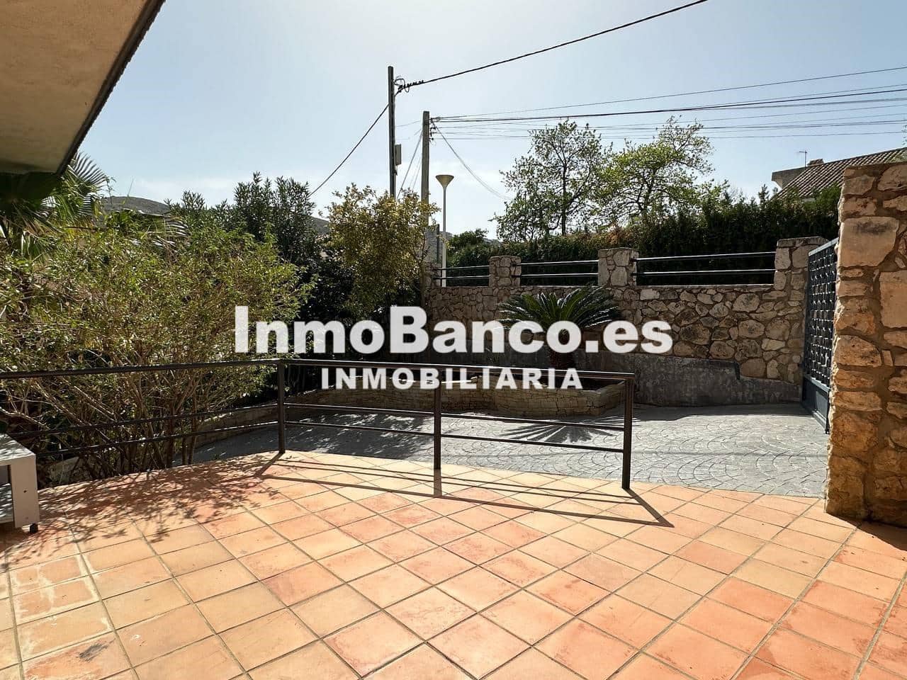 6 bedroom Villa for rent in Chiva - € 2,500 (Ref: 9493876)