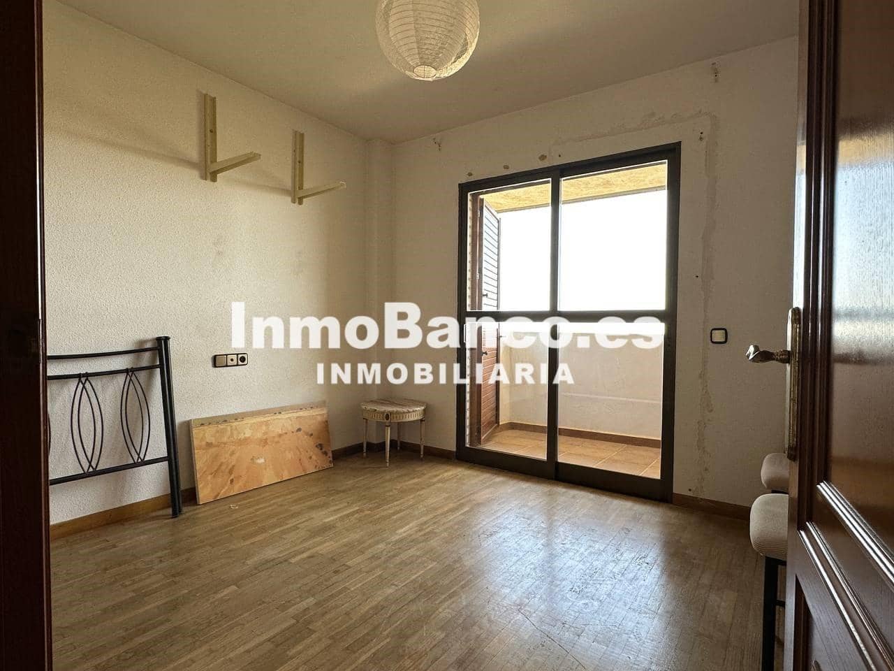 6 bedroom Villa for rent in Chiva - € 2,500 (Ref: 9493876)