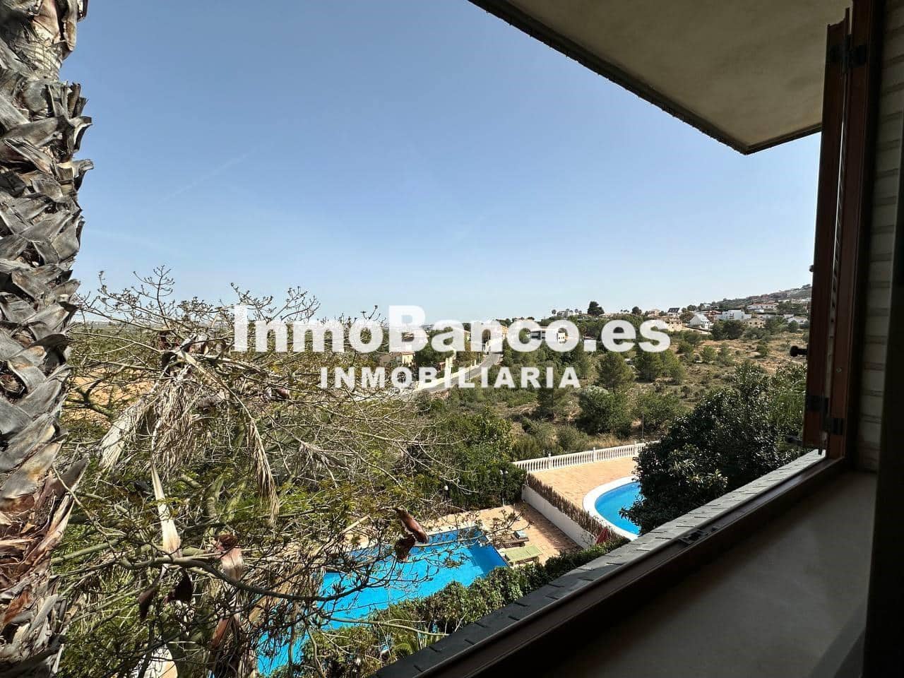 6 bedroom Villa for rent in Chiva - € 2,500 (Ref: 9493876)