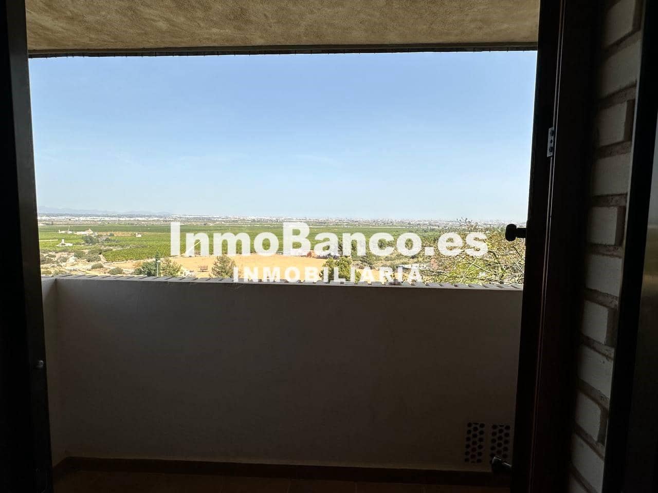 6 bedroom Villa for rent in Chiva - € 2,500 (Ref: 9493876)